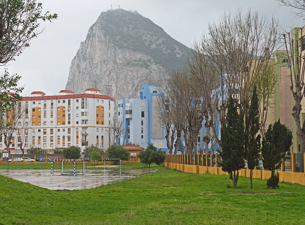 Gibraltar: Por que 6 km² de Rocha no Sul da Espanha Pertencem ao Reino Unido?
