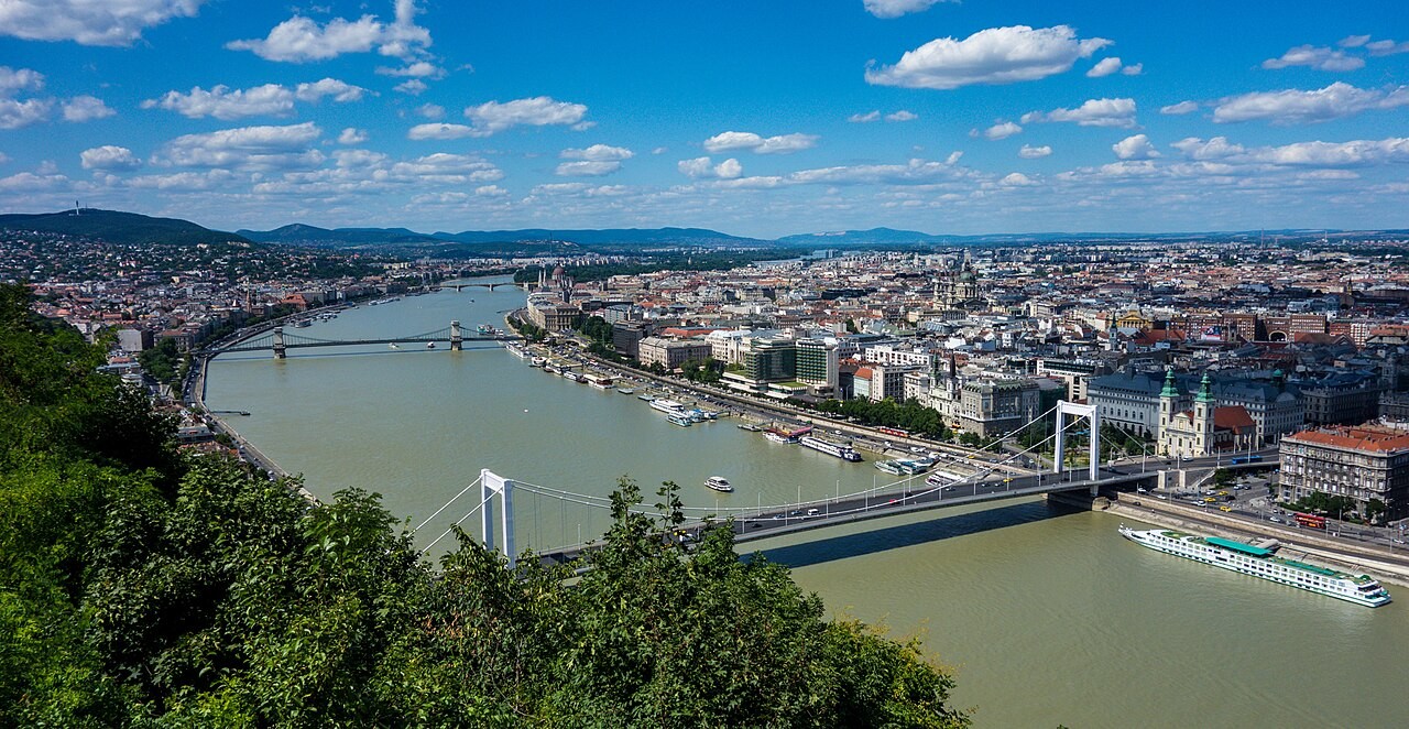 Por Que o Rio Danúbio Cruza Dez Países e Quatro Capitais Como a Maior Artéria da Europa?